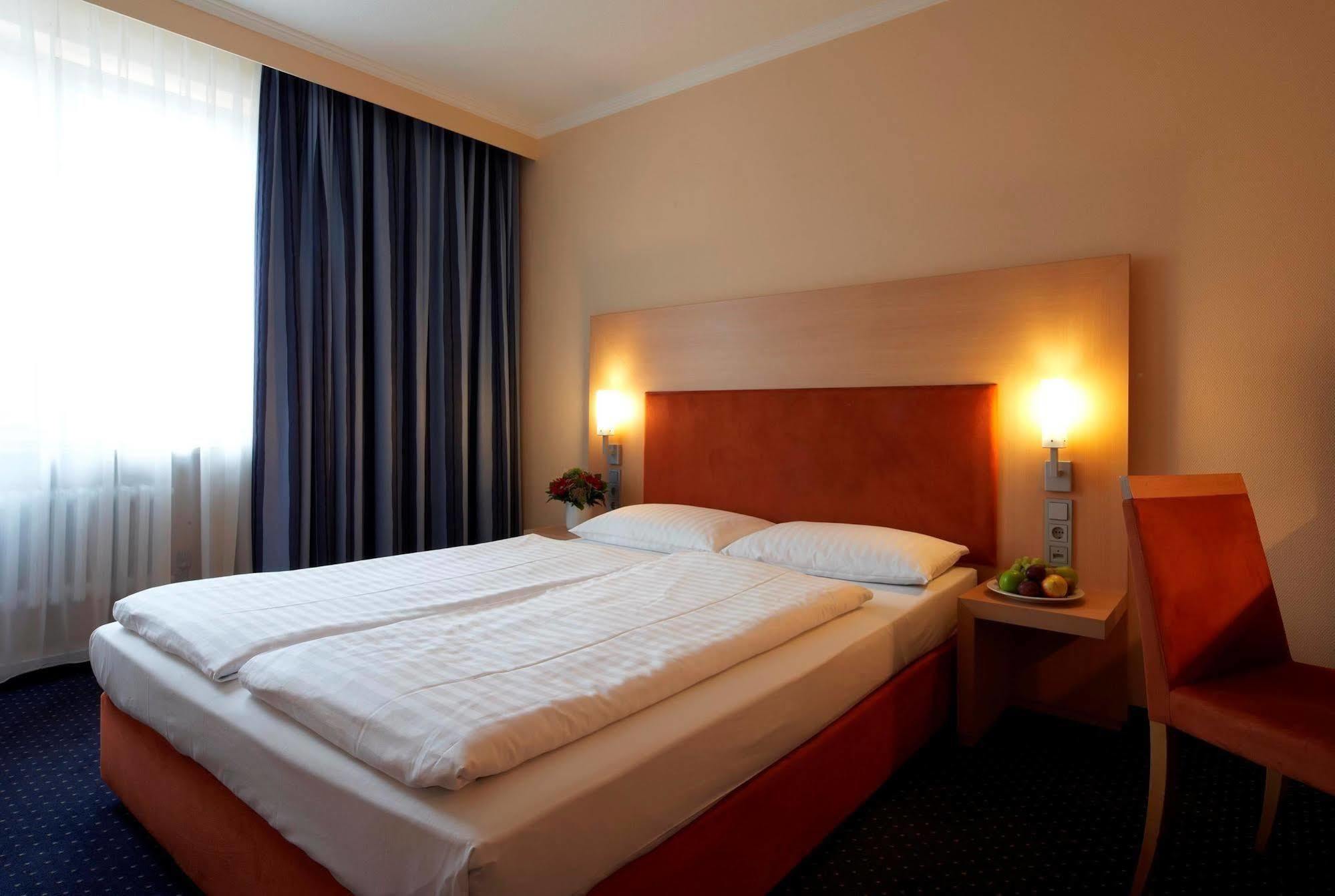 Intercityhotel שטוטגרט מראה חיצוני תמונה